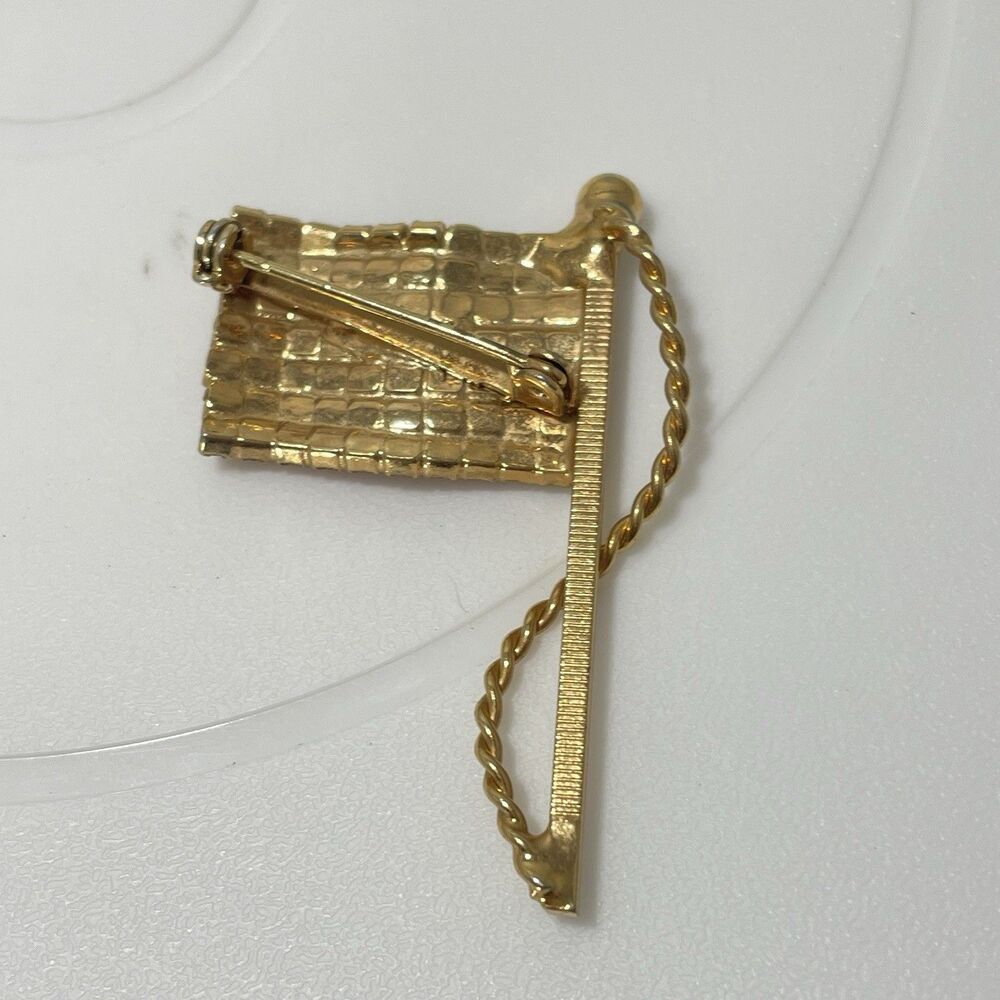 Vintage Rhinestone American Flag Brooch Gold Tone Patriotic Pin - Picture 2 of 3
